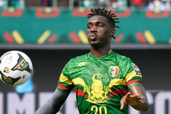 Dos futbolistas de Mali tienen malaria. El entrenador: “No hay de qué preocuparse, en África están acostumbrados” – Corriere.it
