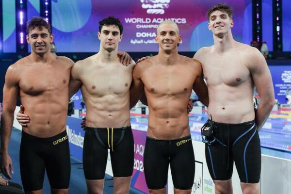 Staffetta 4×100 uomini vince l’argento ai Mondiali di nuoto con Pan da record del mondo- Corriere.it