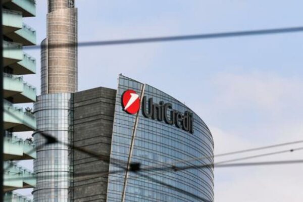 Unicredit, 8.6 billion in profits: 2023 best year ever. Orcel: we will distribute 100% to shareholders