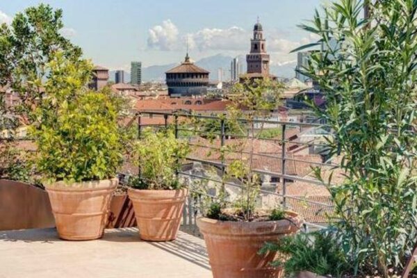 Luxury Homes in Italy: 3 out of 4 Bought by Foreigners, Prices (up to 12,000 Euros per square meter) from Milan to Florence