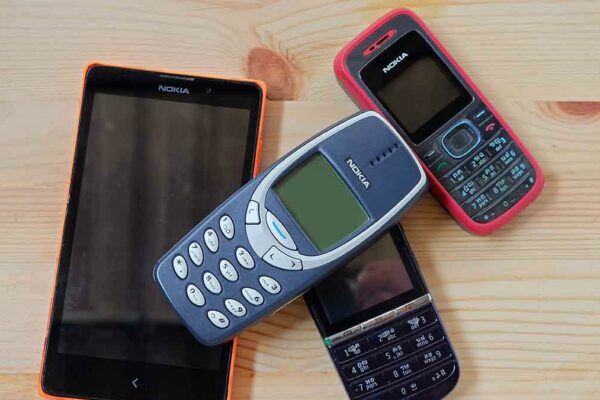 I vecchi cellulari che valgono una «fortuna»: il ritorno di alcuni modelli storici